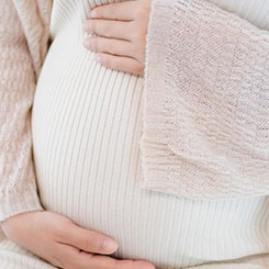 以上产业差距如🕯此之大，🧞‍♂️🈲我们都能🖍追上或者🕒🤲hiv代孕